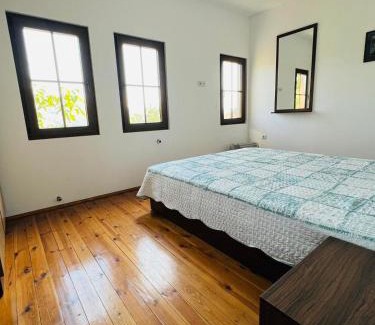 Skrino Villa | Family-Friendly Retreat at Къща за гости Под Манастира