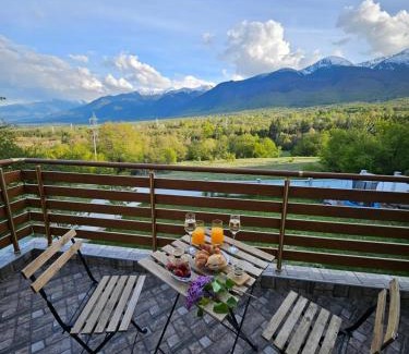 Razlog Ski Chalet | Guest House Radost: Oceanfront Oasis with Spa & Pool