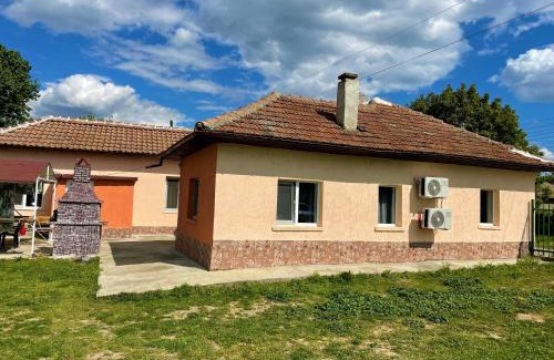 Central Bulgaria House | Experience Unmatched Comfort at Ваканционни къщи Старият Сом
