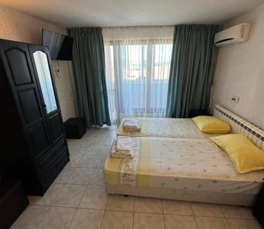 Kiten House | Welcoming Къща за гости Стил: Perfect for Families & Pets