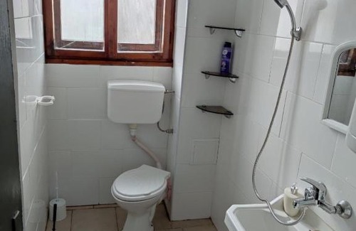 Kasak Apartment | Cozy Stay at Къща за гости “Стоянови”: Pet-Friendly Retreat