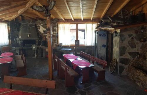 Dospat House | Pet-Friendly Kъща за гости с механа Баджо - 10/10 Rated