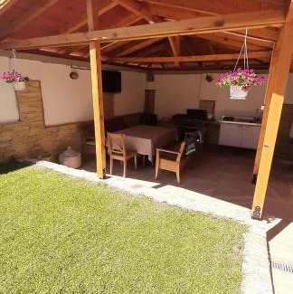 Sapareva Banya Villa | Family-Friendly Retreat at Къща за гости Чечев - 9.3/10!