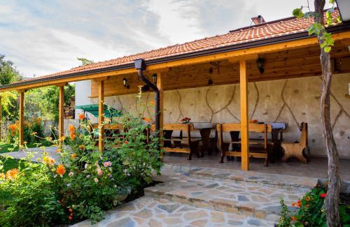 Sapareva Banya House | Discover Къща Лиляна: Family-Friendly Retreat for All