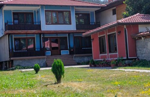 Koprivshtitsa House | Family-Friendly Retreat at Къща Ради with Top Guest Ratings