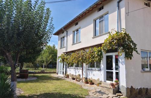 Oreshak House | Child-Friendly Escape at къща Слави for Your Family Getaway