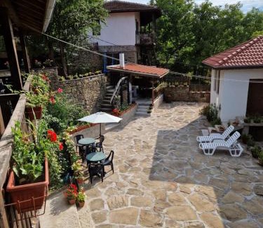 Troyan House | Discover Relaxation at Къщи за гости "Зелената долина"