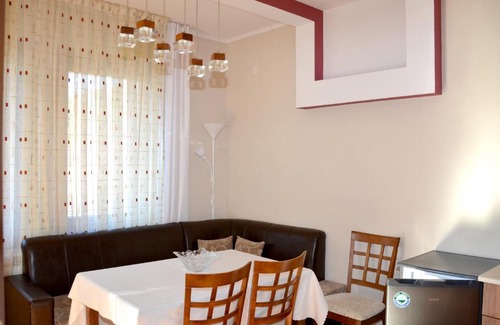 Devin House | Guest Houses "КАРАТА" 2: Pet-Friendly Retreat Near You