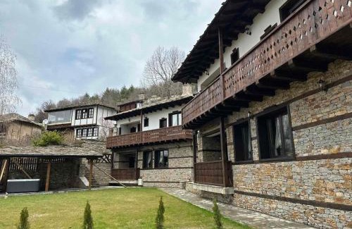 Leshten House | Experience Comfort at Къщи за гости НЕСИ - Rated 9.7/10