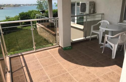 Black Sea Coast House | Relax at Къщи над плажа Анели: Family & Pet Friendly Retreat