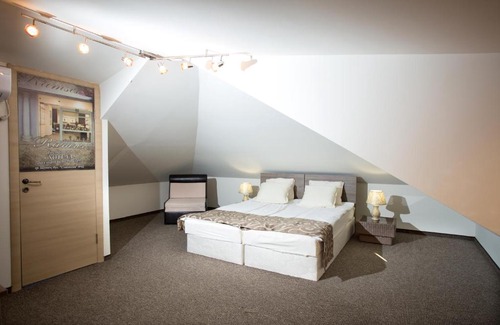Shumen Hotel | Budget-Friendly Лайф: Pet Friendly with Breakfast Included