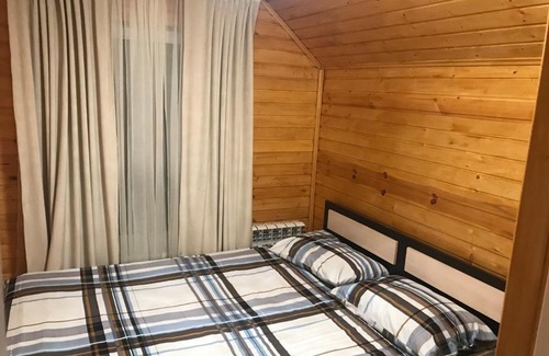 Borovsk House | Relax at Лакелайк: Pet-Friendly with Pool & Breakfast