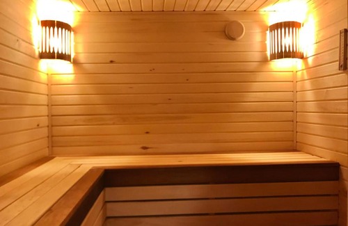 Borovsk House | Relax at Лакелайк: Pet-Friendly with Pool & Breakfast