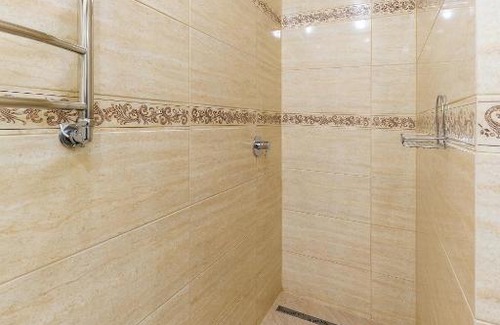 Brest Region Hotel | Discover Лесная Гавань: Pet-Friendly Retreat with Hot Tub