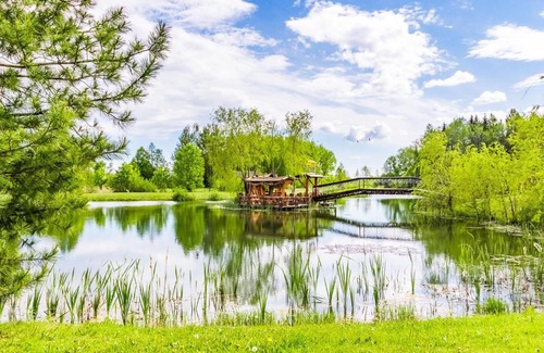 Ustye Cabin | Discover Лесниково: Pet-Friendly Retreat with Breakfast