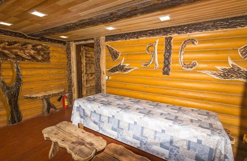 Ustye Cabin | Discover Лесниково: Pet-Friendly Retreat with Breakfast