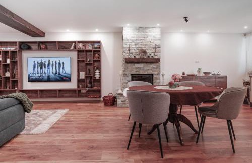 Kalofer House | Pet-Friendly Лиловата Къща: Guest Rated 9.9/10 Awaits You