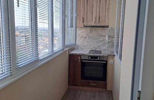 Yambol Apartment | Elegant Apartment with Park and City Views, Rated 8.5/10