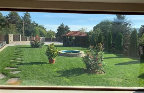 Strelcha Villa | ```html
Relaxing Villa in Strelcha with Mineral Water Jacuzzis
```