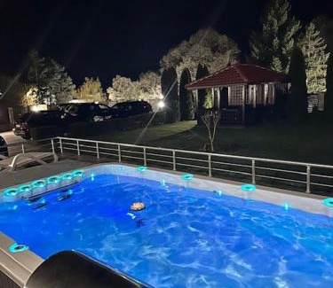 Strelcha Villa | ```html
Relaxing Villa in Strelcha with Mineral Water Jacuzzis
```