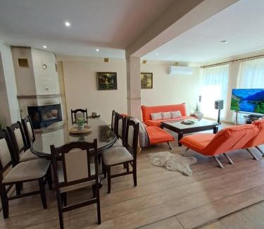 Mladezhko Villa | Experience Leshnitsite House: Pet-Friendly with Ocean Views