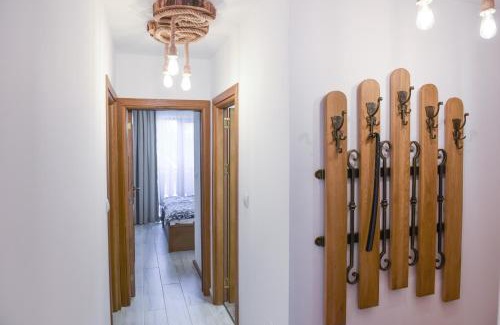Kvartal Noviya Grad Apartment | Explore Luks Apartment: Family-Friendly with a 9.7 Rating