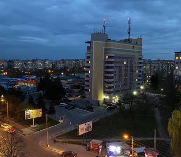 Rivne Apartment | Child-Friendly Luxury Suites at ЖКАрена - Guest Rated 9.6