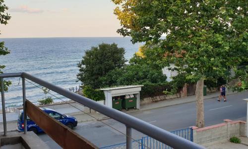 Obzor House | Oceanfront Family Retreat at Майстор Костадин - 1878
