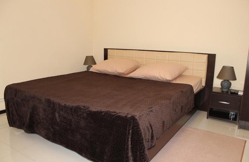 Tambov Hotel | Cozy МАКС: Pet-Friendly Stay with Breakfast & Hot Tub