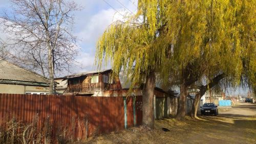 Bosteri House | Budget-Friendly Stay at Манаса 89 with Hot Tub Access