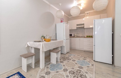 Yesil District Apartment | Budget-Friendly Stay at Мангилик ел 54 with Breakfast
