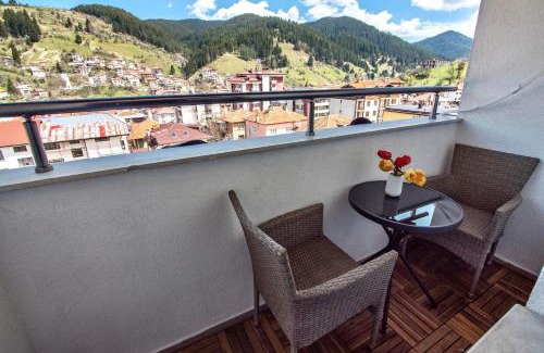 Chepelare Apartment | Stunning Attic with Breathtaking Views and Family Amenities