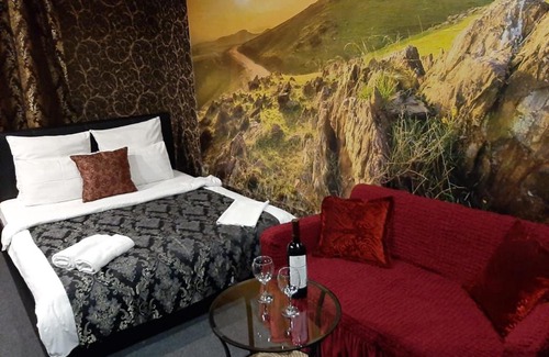 Sokolniki Hotel | Pet-Friendly Маркиза: Guest Rated 9/10 with Kitchen Access