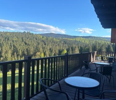 Vorokhta Cabin | Scenic Мелодія Гір with Mountain Views & Inviting Amenities