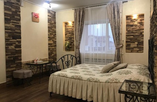 Bryansk Hotel | Enigmatic Mini-Hotel: Guest Rated 9/10 with Hot Tub & Breakfast