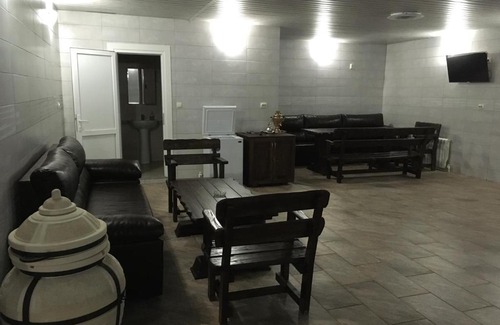 Shakhty Hotel | Relax at Мираж: Pool Access & Breakfast Included