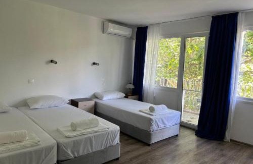 Saints Constantine and Helena Hotel | Морска База Даскалов # Daskalov Seaside Holiday Home