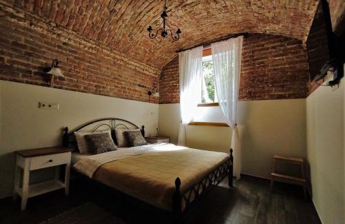 Lviv City Center Apartment | Top-Rated Мури Старого Львова: Family-Friendly with Hot Tub