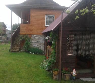 Verkhovyna Apartment | Pet-Friendly Mini Cottage with Outstanding 9.9/10 Rating