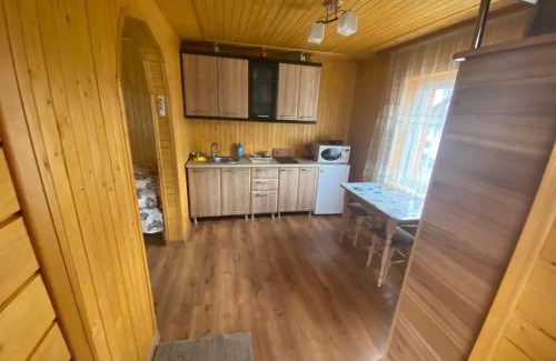 Verkhovyna Apartment | Pet-Friendly Mini Cottage with Outstanding 9.9/10 Rating