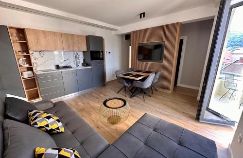 Maini Apartment | Oceanfront Mamma Mia Apartments with Hot Tub & Kid-Friendly