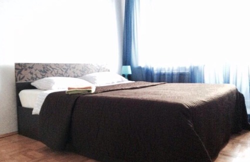 Smolensk Apartment | Discover Нахимова 23: Top-Rated Stay with Hot Tub Access
