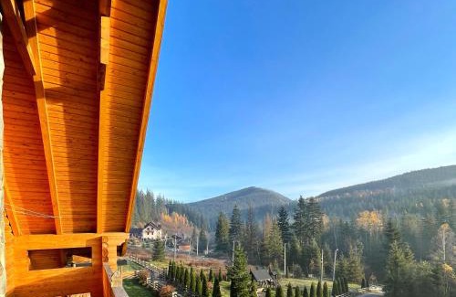 Palyanytsya House | Elegant Retreat at На Полумистому - Rated 9.4/10