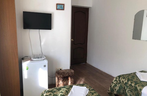 Anapa House | Oceanfront Escape at На Протапова,46 - Pet Friendly Retreat