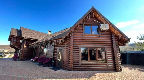 Vyzhnytsya Villa | Experience На ставку: Guest Rated 9.8 with Pool Access