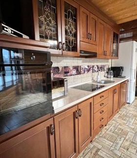 Vyzhnytsya Villa | Experience На ставку: Guest Rated 9.8 with Pool Access