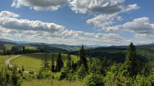Plavya House | Discover Незабудка: Pet-Friendly Haven with Breakfast & Hot Tub