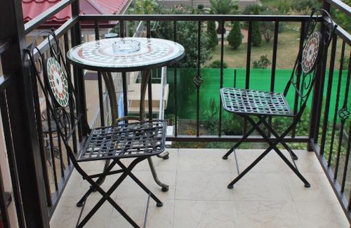 Imeritinskaya Lowland House | Cozy НЕКРАСОВКА: Guest Rated 8/10 with Kitchen Access