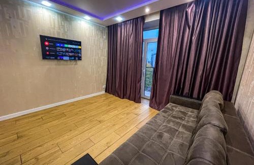 Kremenchuk Apartment | Modern Centerpiece Near Waterfront with Oceanfront Views