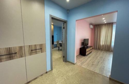 Kremenchuk Apartment | Modern Centerpiece Near Waterfront with Oceanfront Views